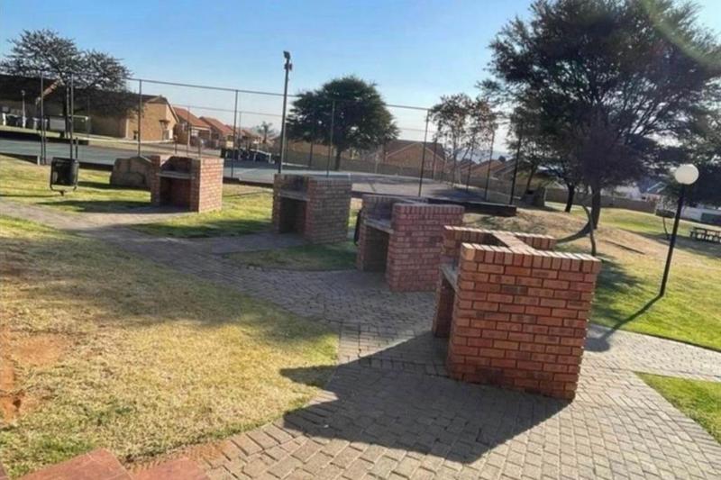 To Let 3 Bedroom Property for Rent in Kosmosdal Gauteng