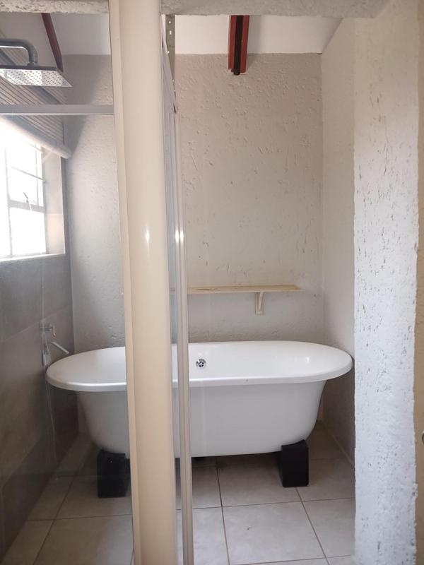 To Let 2 Bedroom Property for Rent in Weltevreden Park Gauteng