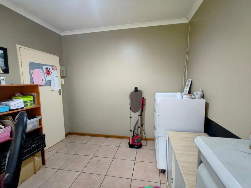 4 Bedroom Property for Sale in Annlin Gauteng