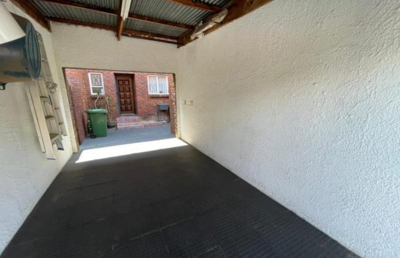 3 Bedroom Property for Sale in Brackenhurst Gauteng