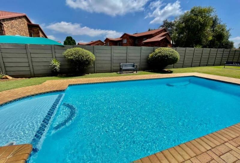 3 Bedroom Property for Sale in Brackenhurst Gauteng