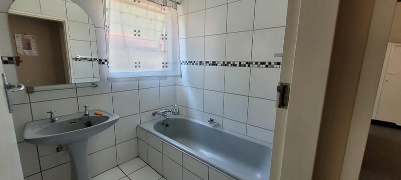 3 Bedroom Property for Sale in Brackenhurst Gauteng