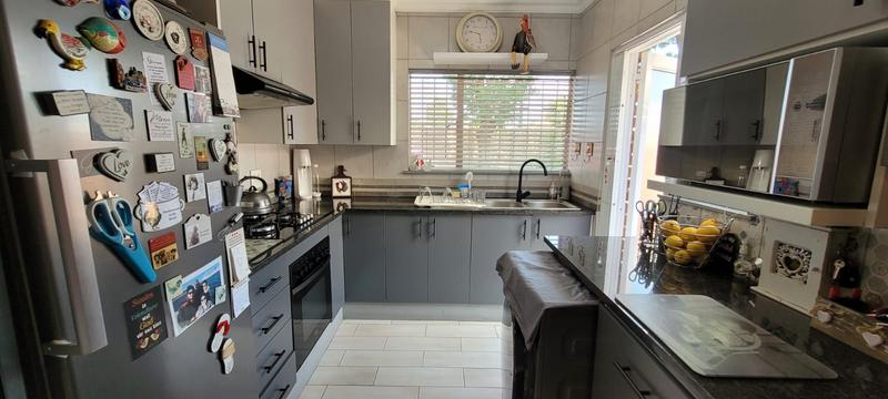 3 Bedroom Property for Sale in Brackenhurst Gauteng