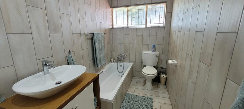 3 Bedroom Property for Sale in Brackenhurst Gauteng