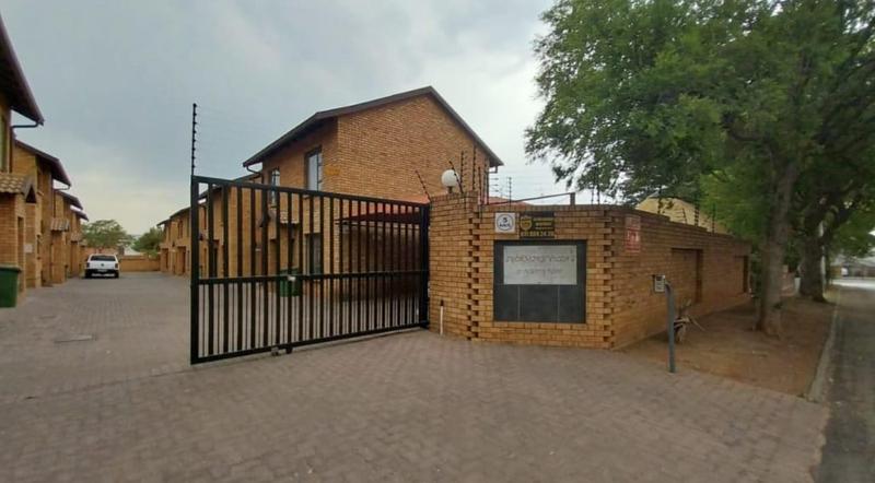 3 Bedroom Property for Sale in New Redruth Gauteng