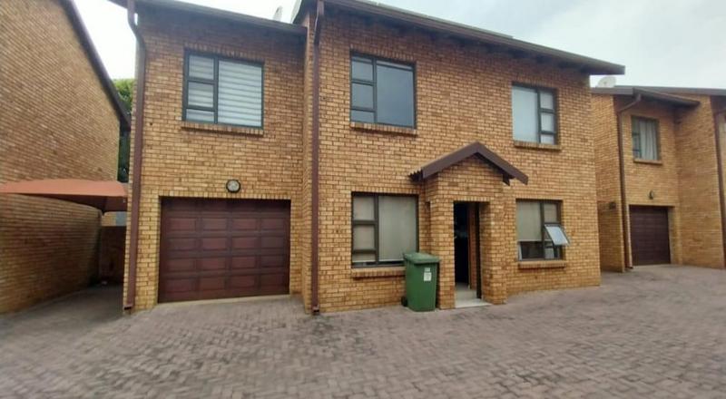 3 Bedroom Property for Sale in New Redruth Gauteng