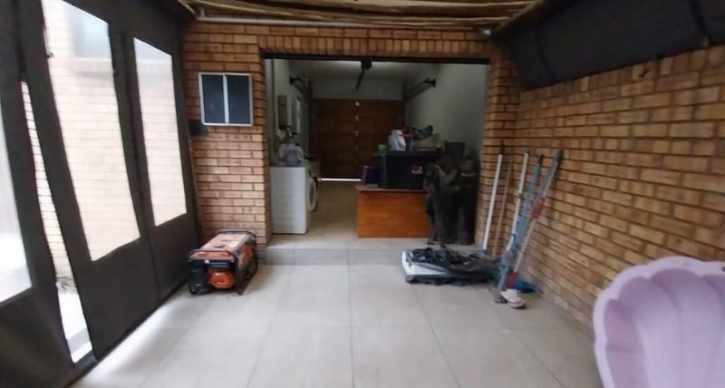 3 Bedroom Property for Sale in New Redruth Gauteng