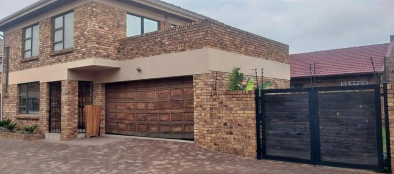 3 Bedroom Property for Sale in New Redruth Gauteng