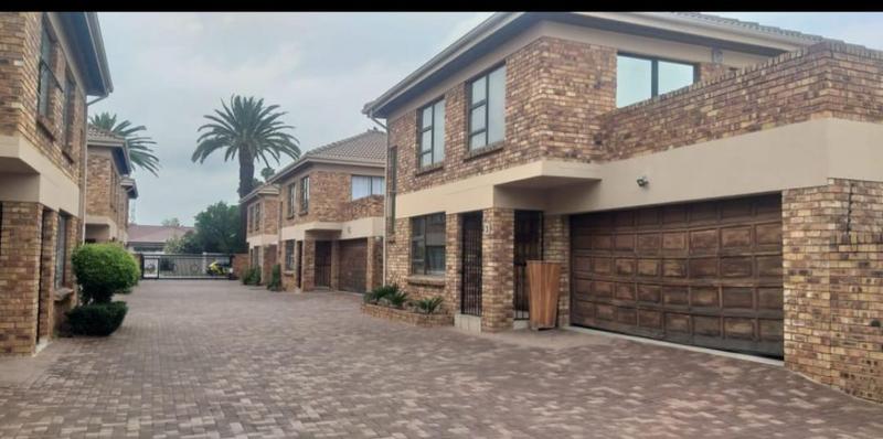 3 Bedroom Property for Sale in New Redruth Gauteng