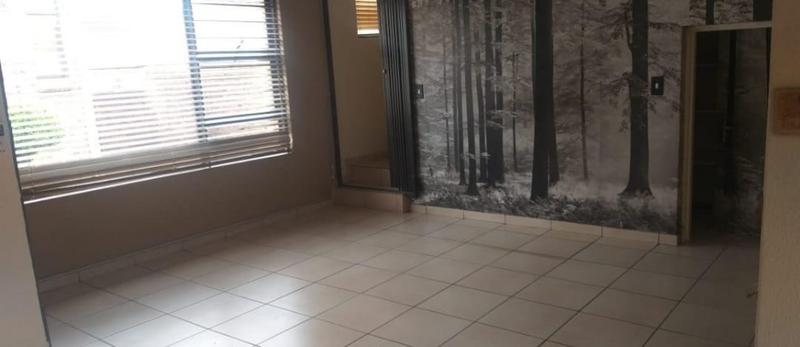 3 Bedroom Property for Sale in New Redruth Gauteng