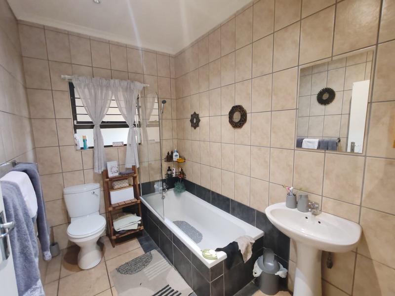 2 Bedroom Property for Sale in Kookrus Gauteng