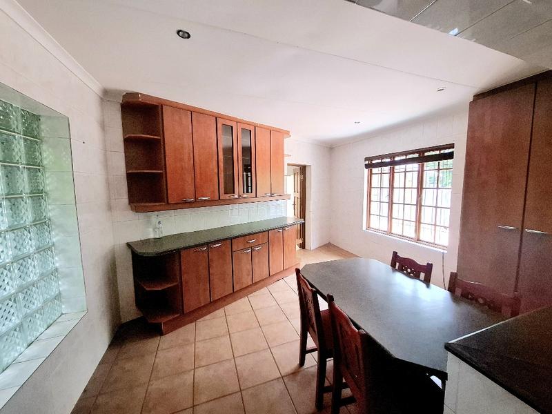 To Let 4 Bedroom Property for Rent in Bryanston Gauteng