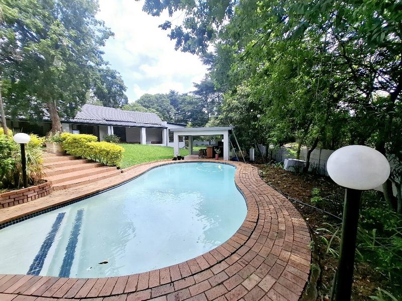 To Let 4 Bedroom Property for Rent in Bryanston Gauteng