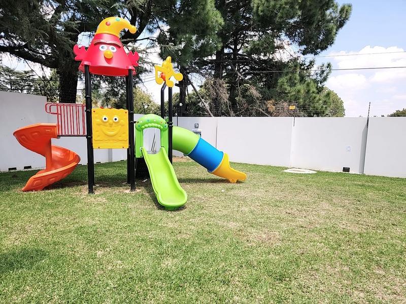 To Let 2 Bedroom Property for Rent in Bryanston Gauteng