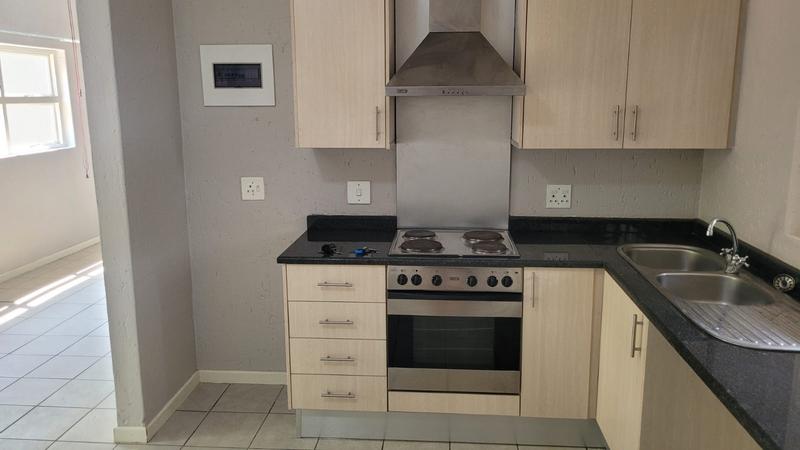 To Let 1 Bedroom Property for Rent in Lonehill Gauteng