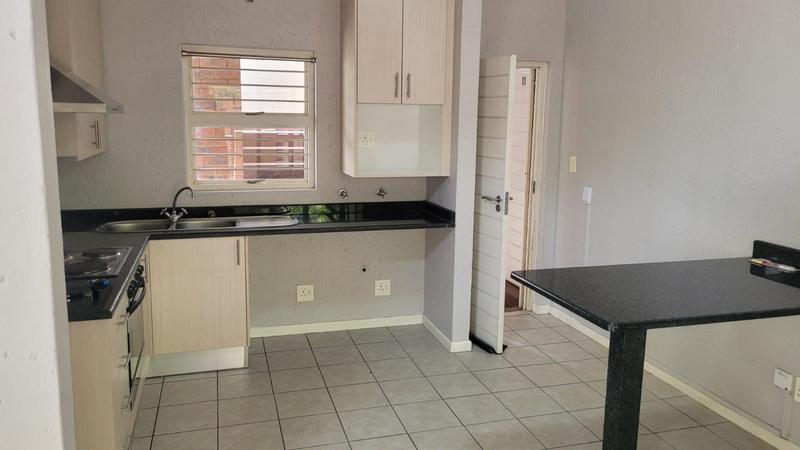 To Let 1 Bedroom Property for Rent in Lonehill Gauteng