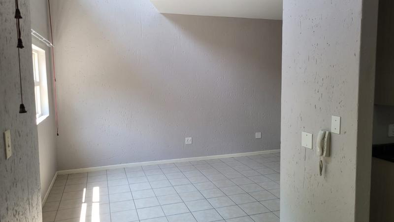 To Let 1 Bedroom Property for Rent in Lonehill Gauteng