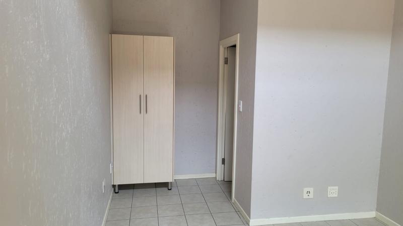 To Let 1 Bedroom Property for Rent in Lonehill Gauteng