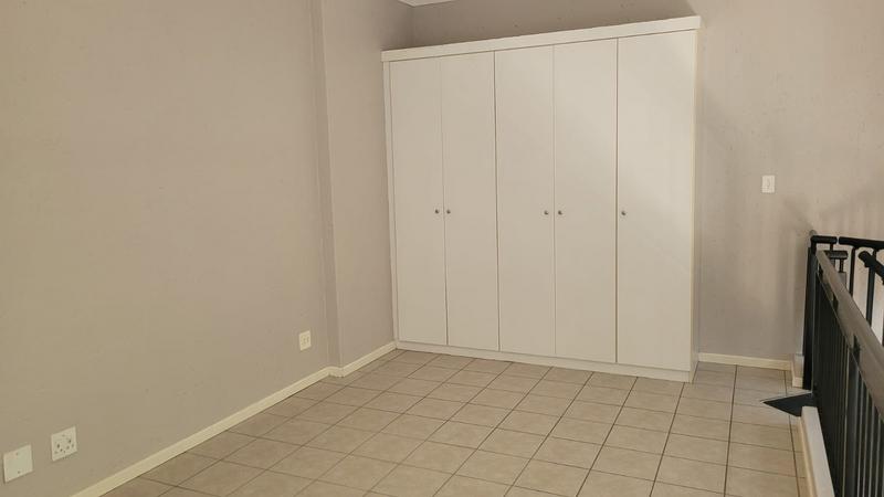 To Let 1 Bedroom Property for Rent in Lonehill Gauteng