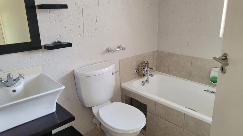 To Let 1 Bedroom Property for Rent in Lonehill Gauteng