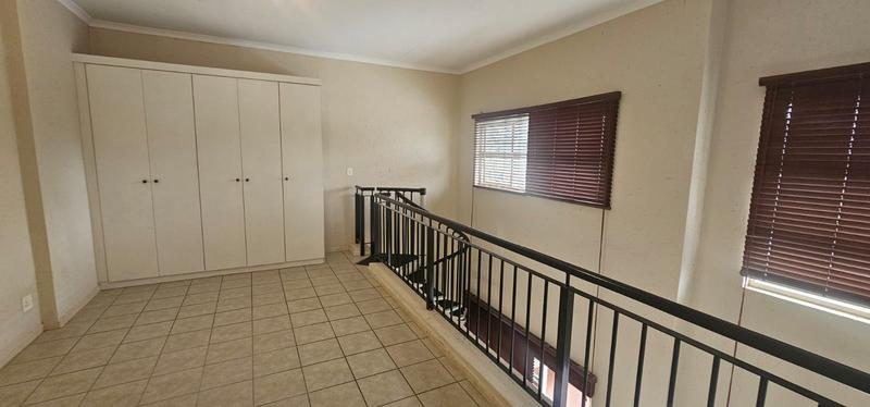 To Let 1 Bedroom Property for Rent in Lonehill Gauteng