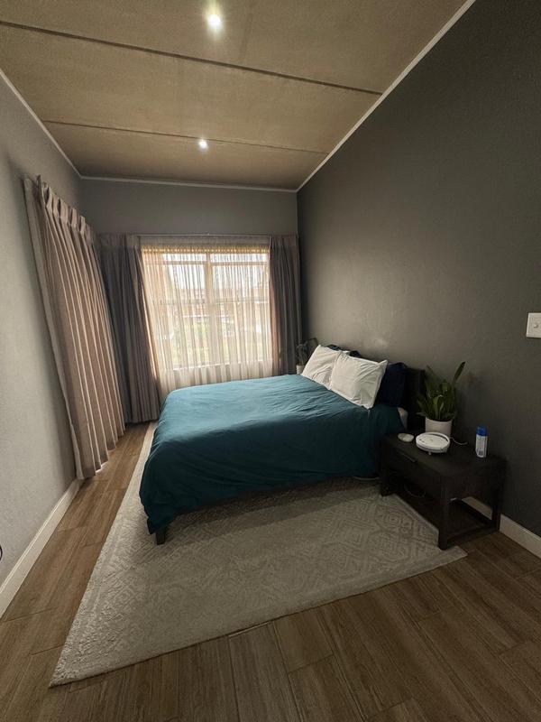 To Let 2 Bedroom Property for Rent in Linden Gauteng