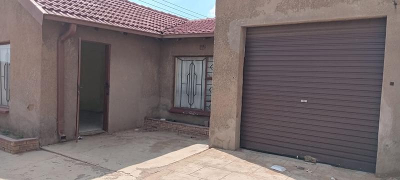 2 Bedroom Property for Sale in Tsakane Gauteng