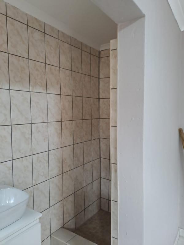 To Let 1 Bedroom Property for Rent in Freeway Park Gauteng