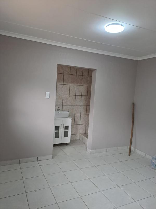 To Let 1 Bedroom Property for Rent in Freeway Park Gauteng