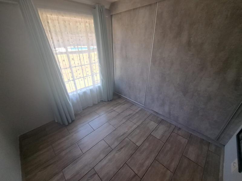 To Let 3 Bedroom Property for Rent in Heuweloord Gauteng