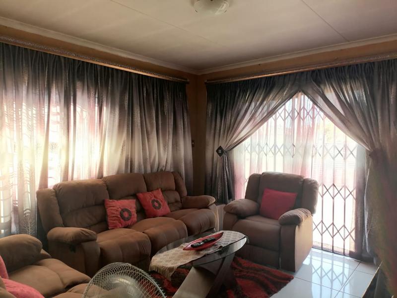 3 Bedroom Property for Sale in Clayville Gauteng