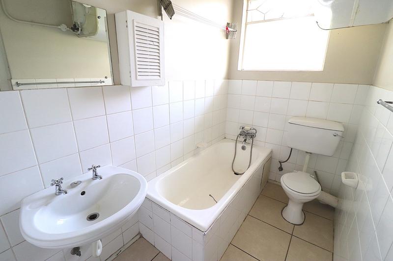 To Let 2 Bedroom Property for Rent in Craighall Park Gauteng