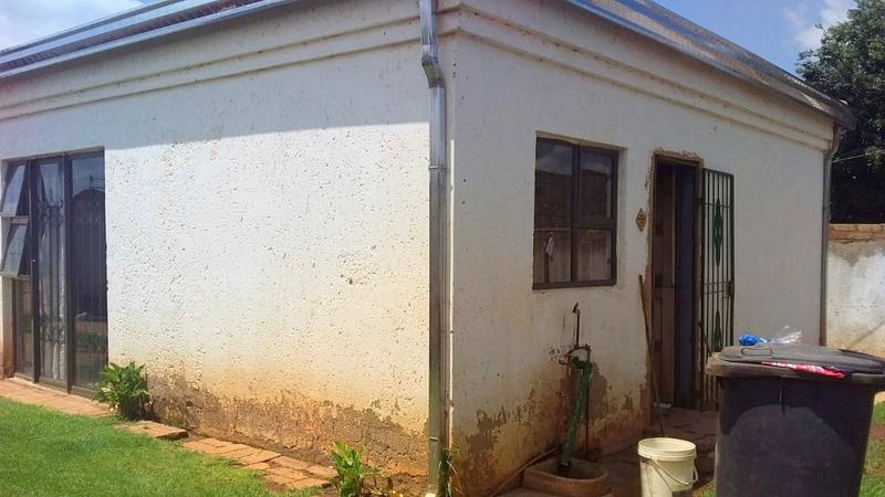 2 Bedroom Property for Sale in Bram Fischerville Gauteng