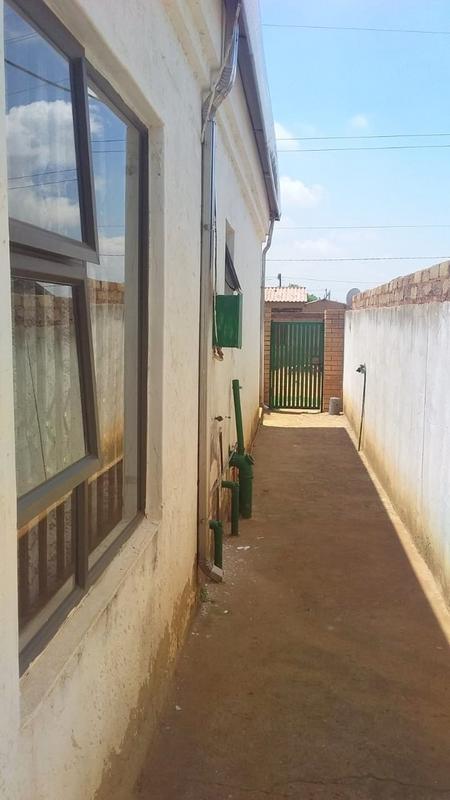 2 Bedroom Property for Sale in Bram Fischerville Gauteng