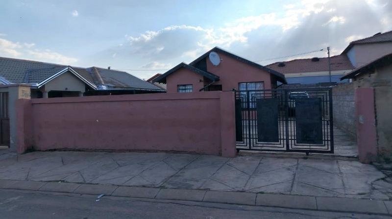 2 Bedroom Property for Sale in Protea Glen Gauteng