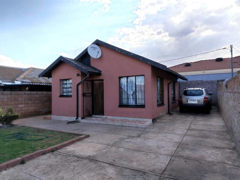 2 Bedroom Property for Sale in Protea Glen Gauteng