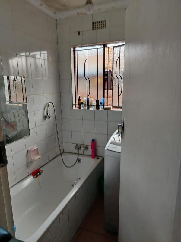 2 Bedroom Property for Sale in Protea Glen Gauteng