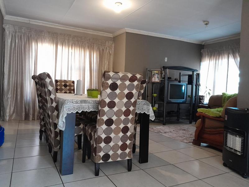 To Let 3 Bedroom Property for Rent in Vosloorus Ext 6 Gauteng