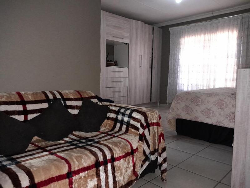 To Let 3 Bedroom Property for Rent in Vosloorus Ext 6 Gauteng