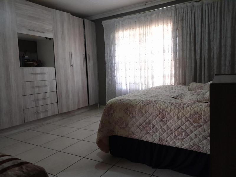 To Let 3 Bedroom Property for Rent in Vosloorus Ext 6 Gauteng