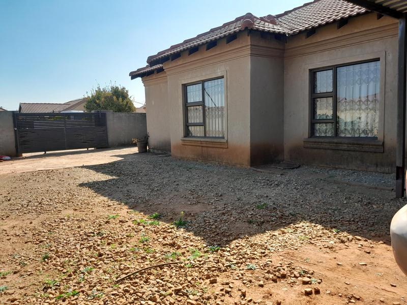 To Let 3 Bedroom Property for Rent in Vosloorus Ext 6 Gauteng