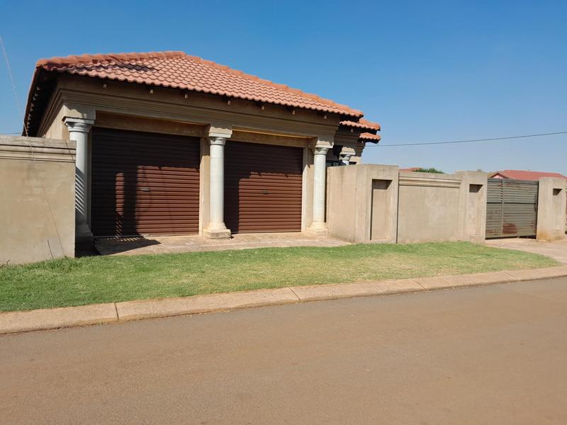 To Let 3 Bedroom Property for Rent in Vosloorus Ext 6 Gauteng