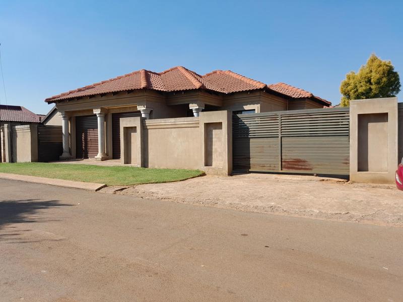 To Let 3 Bedroom Property for Rent in Vosloorus Ext 6 Gauteng