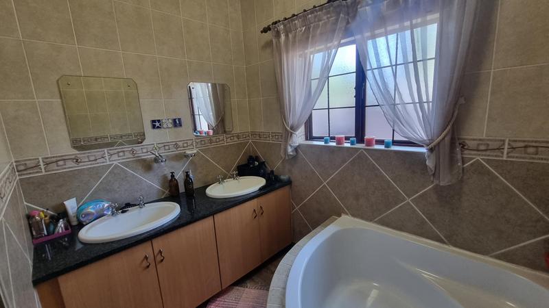 4 Bedroom Property for Sale in Midstream Estate Gauteng