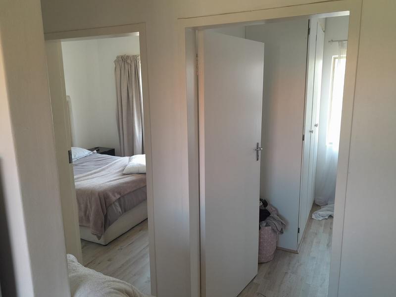 2 Bedroom Property for Sale in Vorna Valley Gauteng