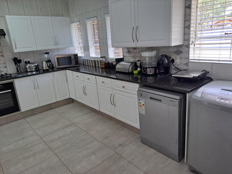 3 Bedroom Property for Sale in Elardus Park Gauteng