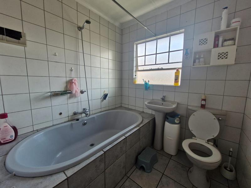 2 Bedroom Property for Sale in Ravenswood Gauteng