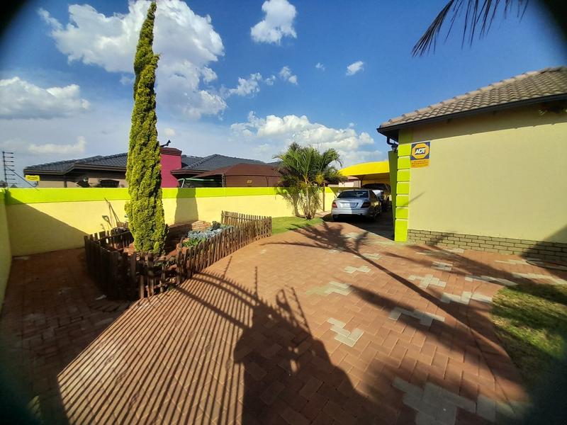 3 Bedroom Property for Sale in The Orchards Gauteng