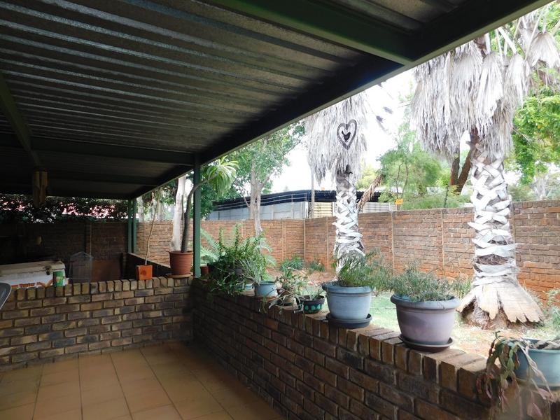 4 Bedroom Property for Sale in Dorandia Gauteng