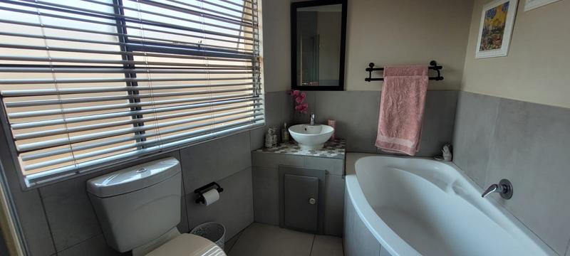 3 Bedroom Property for Sale in Randhart Gauteng